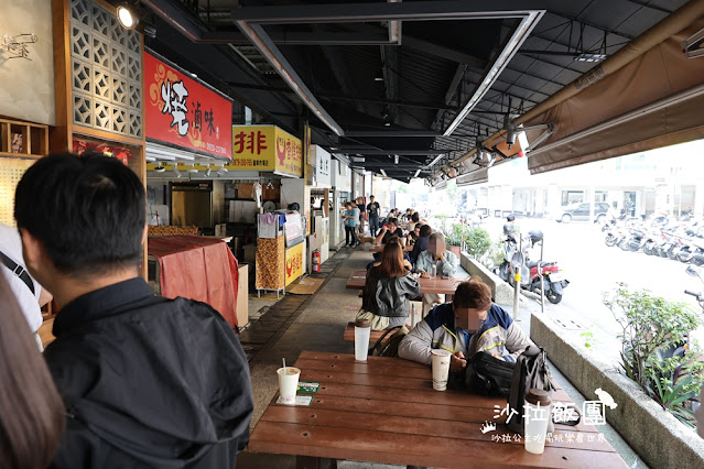 高雄凹子底美食『龍華市場』異國料理、人氣美食