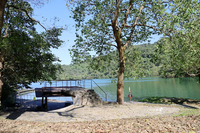 宜蘭【梅花湖風景區】腳踏車、搭船環湖、餵魚，免費親子景點