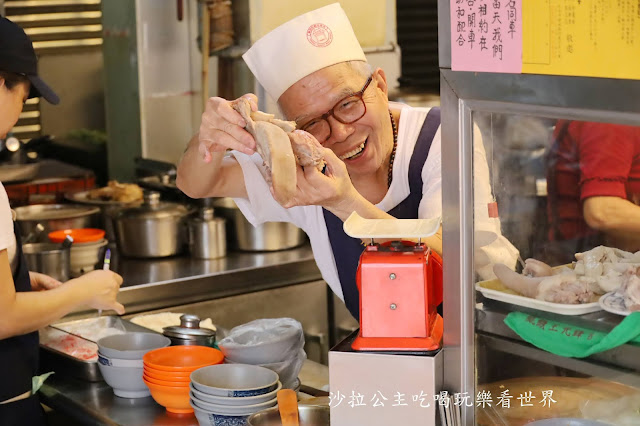 華西街夜市美食『昶鴻麵點』蕭敬騰愛店.7先生的菊花麵.豬尾巴麵.萬華老店.龍山寺