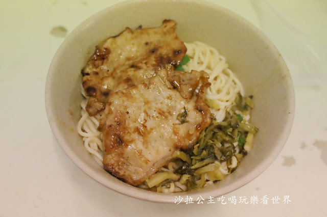 士林陽明山美食『大陸麵店』牛肉湯.雞湯無限供應/文大人的回憶