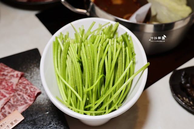 花蓮火鍋『將門來點辣麻辣鍋專門店』中國風裝潢空間、食材品質優，麻辣湯頭超好喝