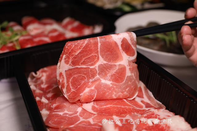 飽胃站外帶呷飽分享餐加贈1斤肉.飽到天靈蓋『肉多多火鍋』新北.桃園免費外送/自取免下車