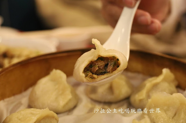 西門町美食.60年老店『一條龍餃子館』牛肉麵.菜單.捷運西門站