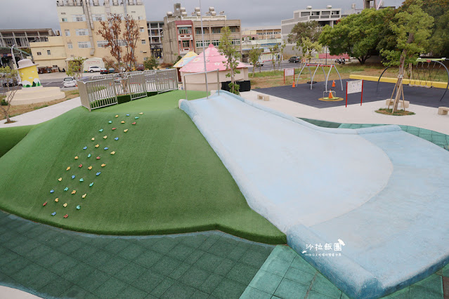 苑裡景點『灣麗親子公園』藺草攀爬場、農舍煙囪滑梯、樹屋遊戲場、脫穀戲砂區、小米洗腳池