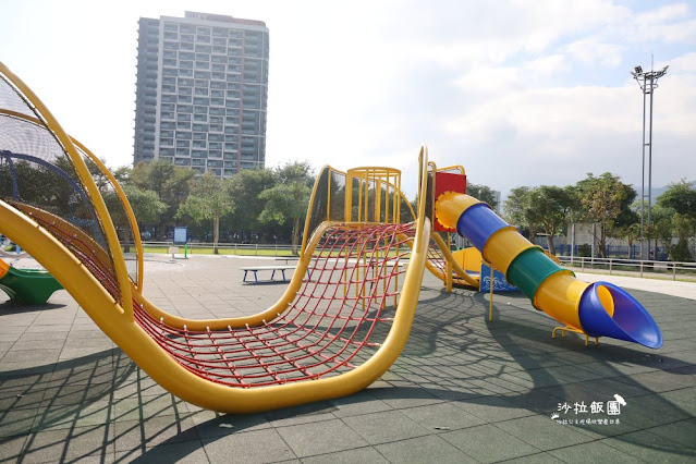 頭城景點頭城最新特色公園『頭城運動公園』宜蘭最美的共融公園、落羽松