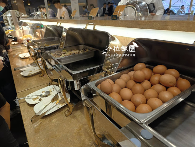 高雄高CP值住宿『康橋商旅六合夜市七賢館』一泊三食，24小時都在吃